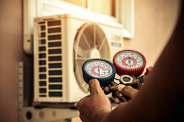 Professional Hvac Installation technician working in Fulshear, TX